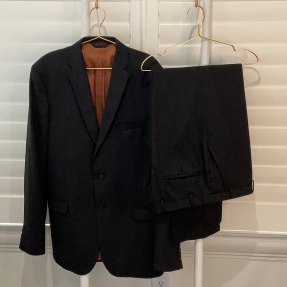 Jos. A. Bank Black Pinstripe 2 Piece 100% Wool Suit | 44L Jacket  / 39L Pants - Picture 1 of 14